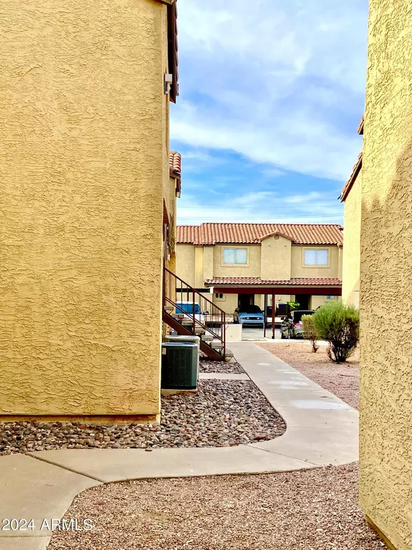 Mesa, AZ 85210,653 W GUADALUPE Road #1017