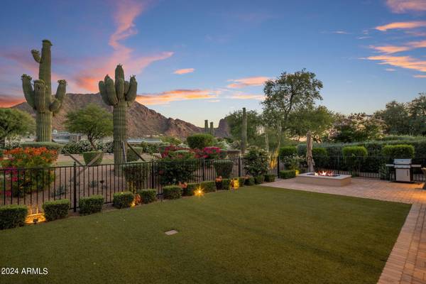 Paradise Valley, AZ 85253,5635 E LINCOLN Drive #25