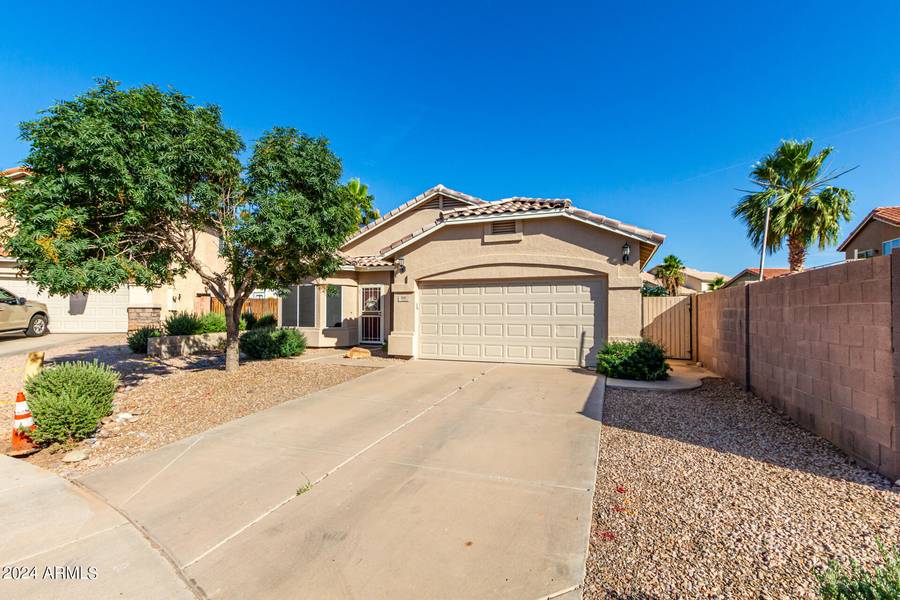 905 W PINON Avenue, Gilbert, AZ 85233