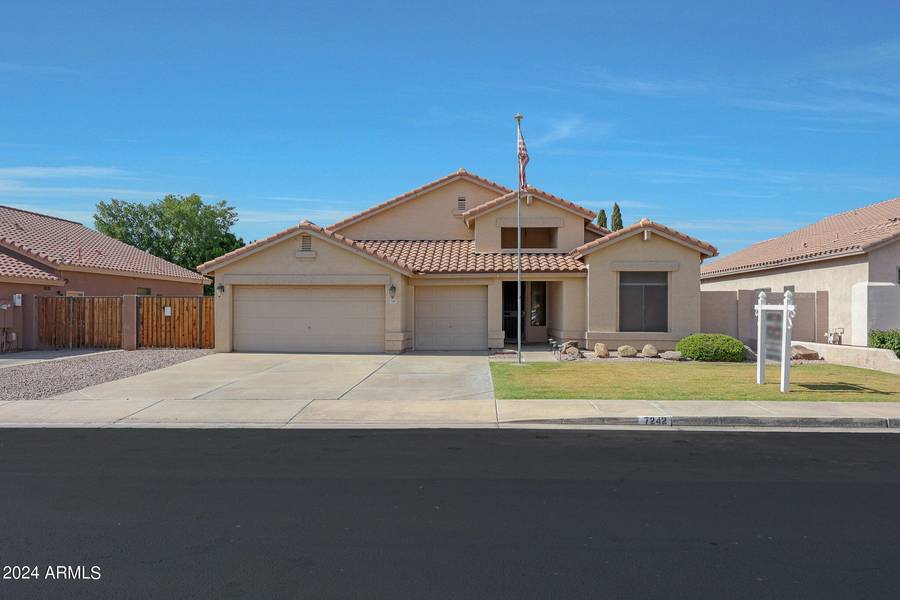 7242 W DREYFUS Drive, Peoria, AZ 85381