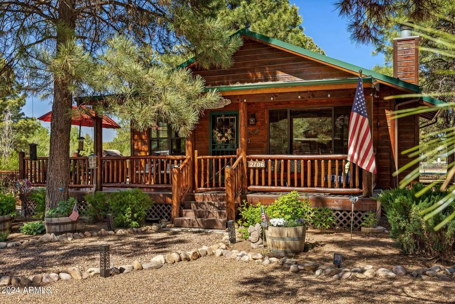 2706 PALOMINO Trail, Overgaard, AZ 85933