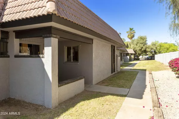 Phoenix, AZ 85037,9013 W ELM Street #5