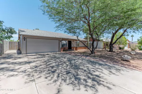 Phoenix, AZ 85042,4714 E VINEYARD Road