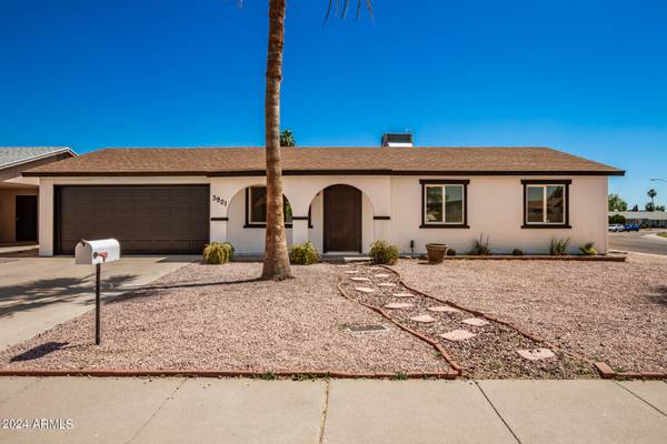 3901 E HILLERY Drive, Phoenix, AZ 85032