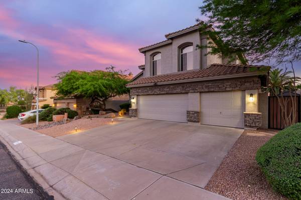 Phoenix, AZ 85048,907 E BROOKWOOD Court