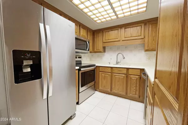 Sun City, AZ 85351,10330 W Thunderbird Boulevard #A113