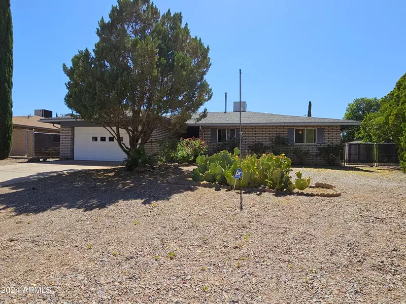 1149 CHOLLA Circle, Sierra Vista, AZ 85635