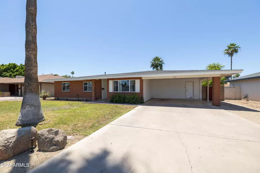 335 E CARTER Drive, Tempe, AZ 85282