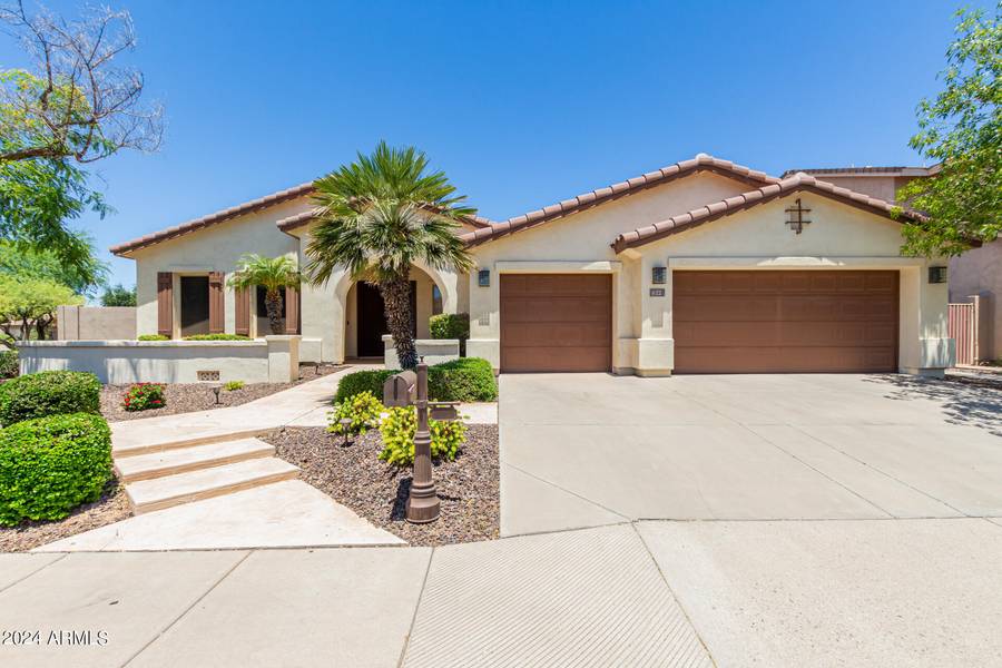 622 E VINEDO Lane, Tempe, AZ 85284