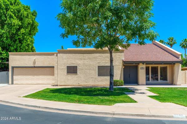 2040 E Kenwood Circle,  Mesa,  AZ 85213