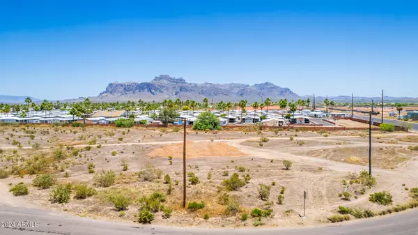 Apache Junction, AZ 85119,880 S Royal Palm Road #LOT #1