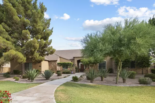 2137 E PICKETT Court, Gilbert, AZ 85298