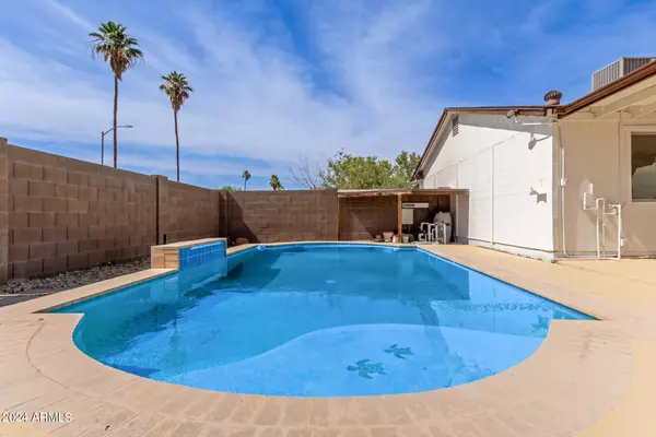 Phoenix, AZ 85029,1749 W SURREY Avenue