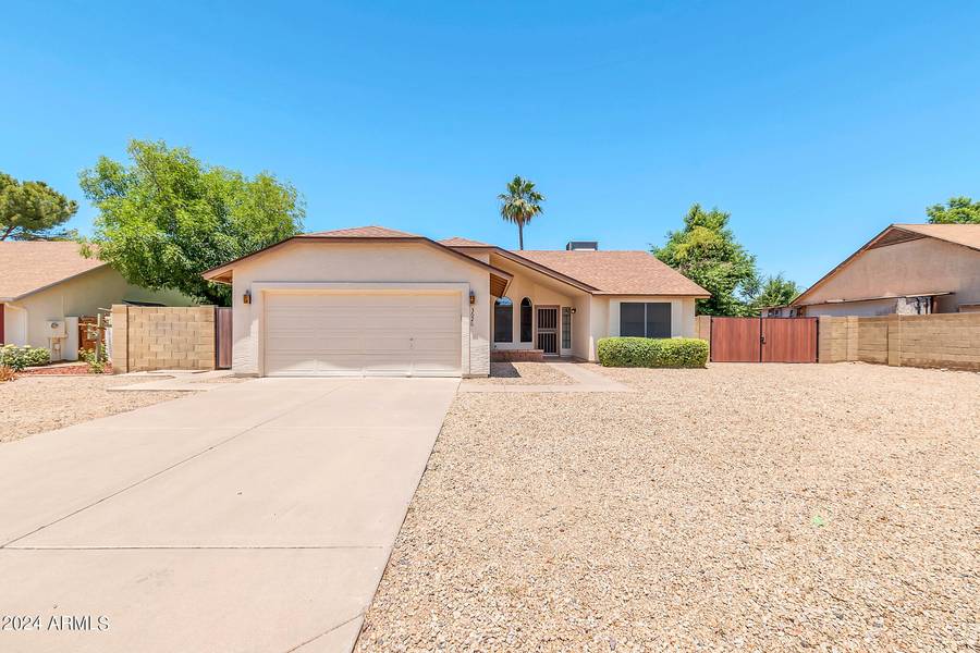 3026 E LELAND Street, Mesa, AZ 85213