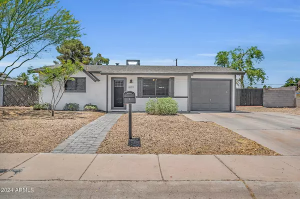 3201 E NISBET Road, Phoenix, AZ 85032