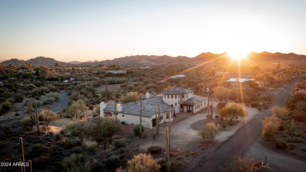 6737 E Rockaway Hills Drive, Cave Creek, AZ 85331