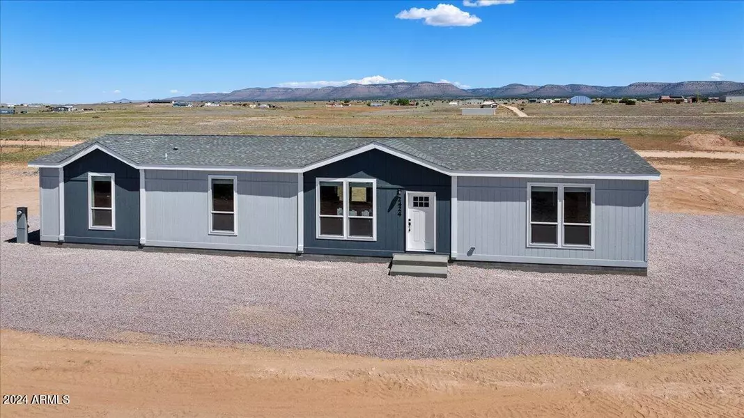 2424 W HARD CIDER Trail, Paulden, AZ 86334