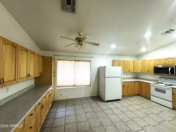 Mesa, AZ 85208,935 S DEL RANCHO --