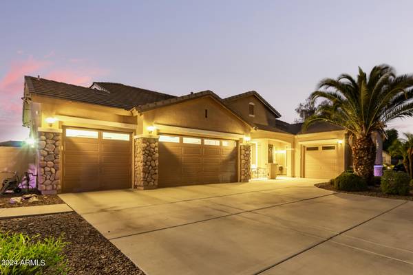 Glendale, AZ 85305,8472 W HEATHER Court