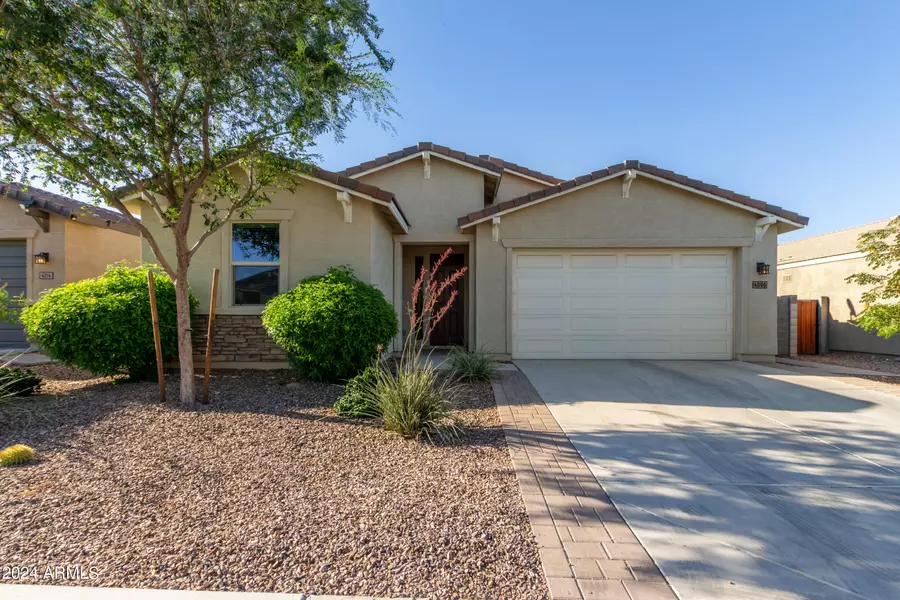 4096 W DAYFLOWER Drive, San Tan Valley, AZ 85144