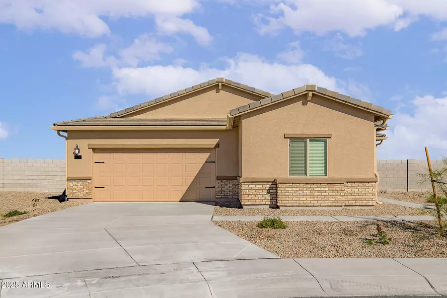 680 W CROWNED DOVE Trail, Casa Grande, AZ 85122