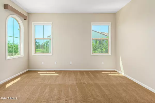 Chandler, AZ 85248,2477 W MARKET Place #69