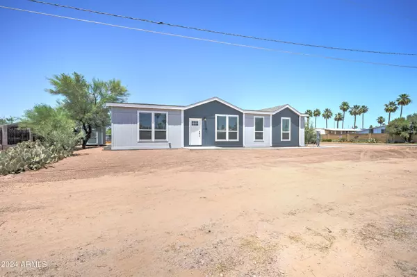 3020 W GREASEWOOD Street, Apache Junction, AZ 85120