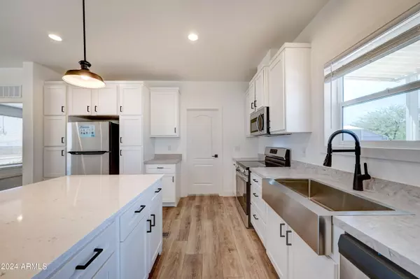 Apache Junction, AZ 85120,3020 W GREASEWOOD Street