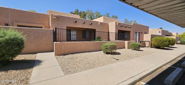 8940 W OLIVE Avenue #42, Peoria, AZ 85345