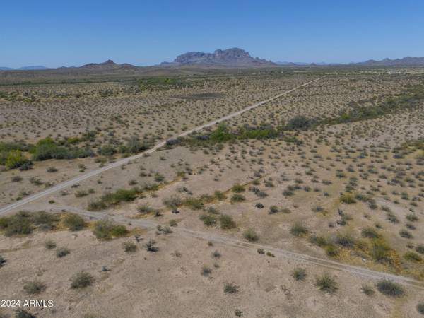 Tonopah, AZ 85354,413 W Palm Lane #-