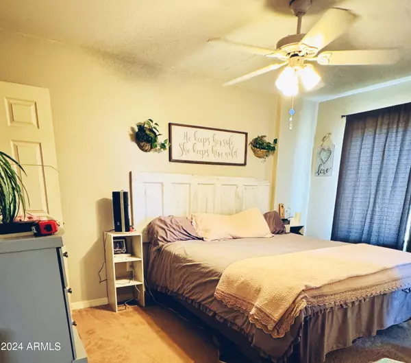 Vernon, AZ 85940,35692 HWY 60 --