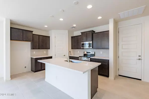 Buckeye, AZ 85326,24240 W HESS Avenue