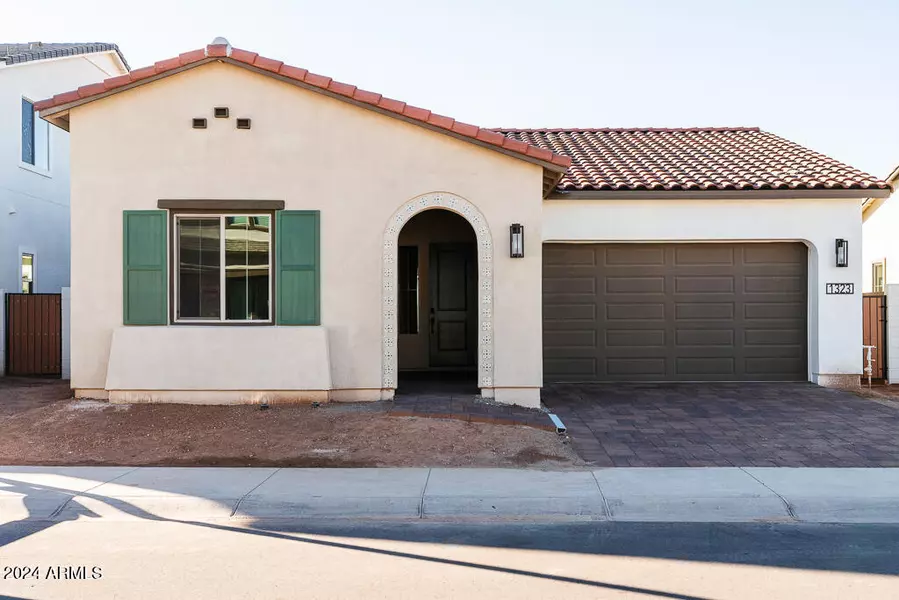 1323 E ELEANA Lane, Gilbert, AZ 85298