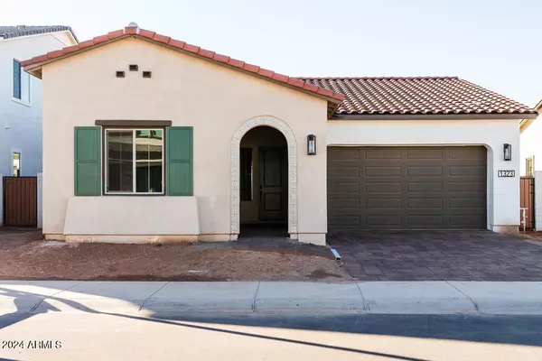 1323 E ELEANA Lane, Gilbert, AZ 85298