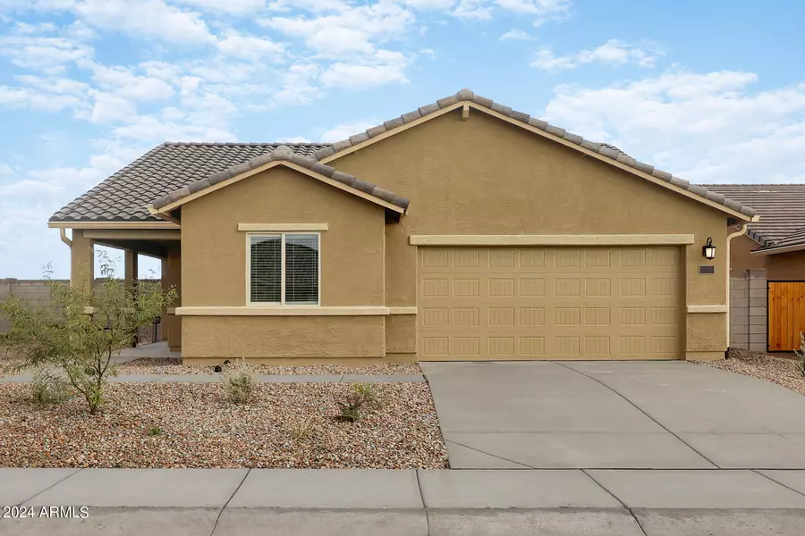 640 W CROWNED DOVE Trail, Casa Grande, AZ 85122