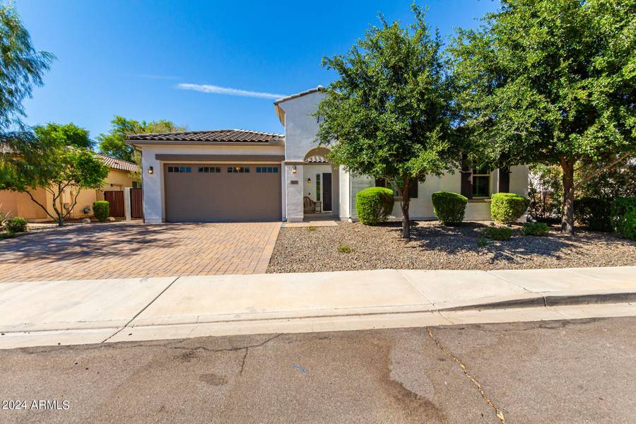 2870 E Iris Drive, Chandler, AZ 85286