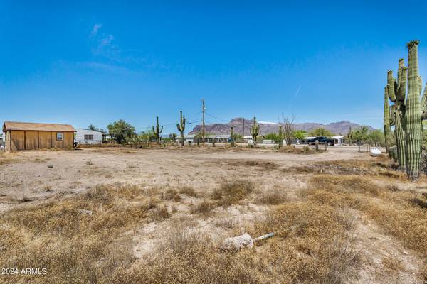 Apache Junction, AZ 85119,1558 S CONESTOGA Road #-