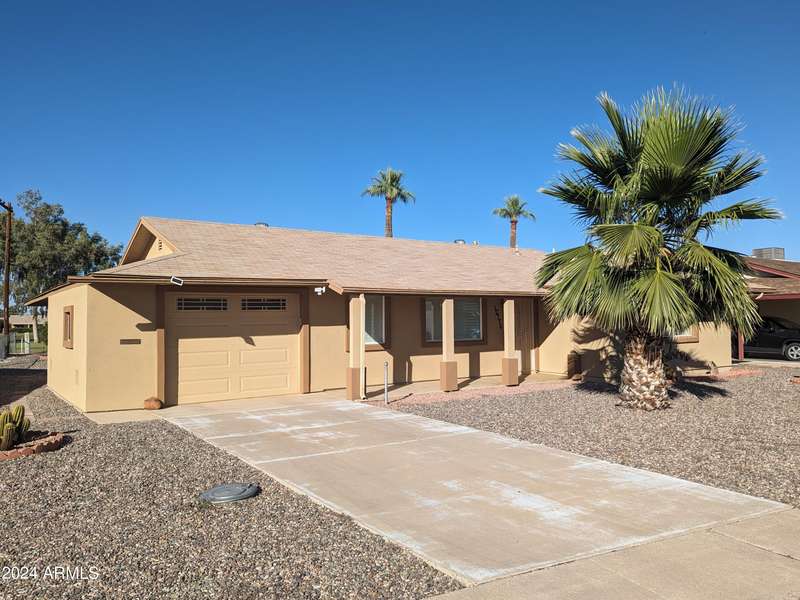 10776 W CROSBY Drive, Sun City, AZ 85351