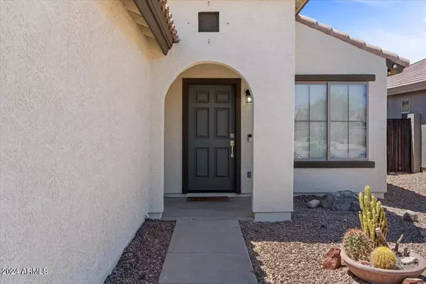 San Tan Valley, AZ 85143,943 W DESERT SKY Drive