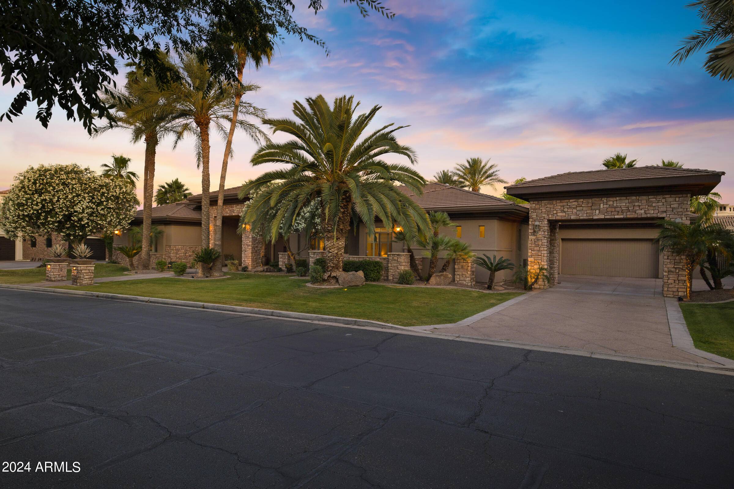 Chandler, AZ 85286,103 W MACAW Drive