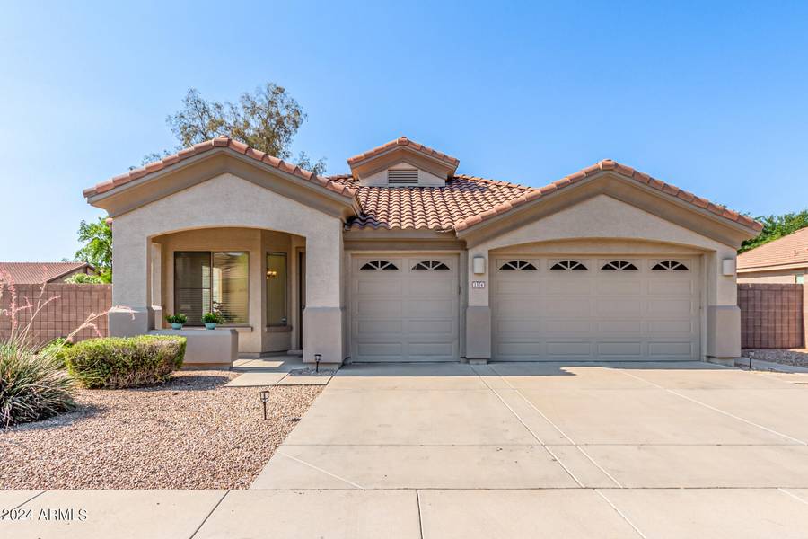 1374 E LOCUST Drive, Chandler, AZ 85286