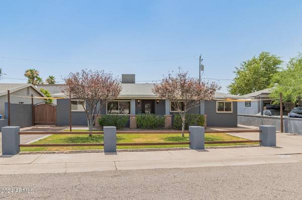 3158 N 24TH Drive,  Phoenix,  AZ 85015