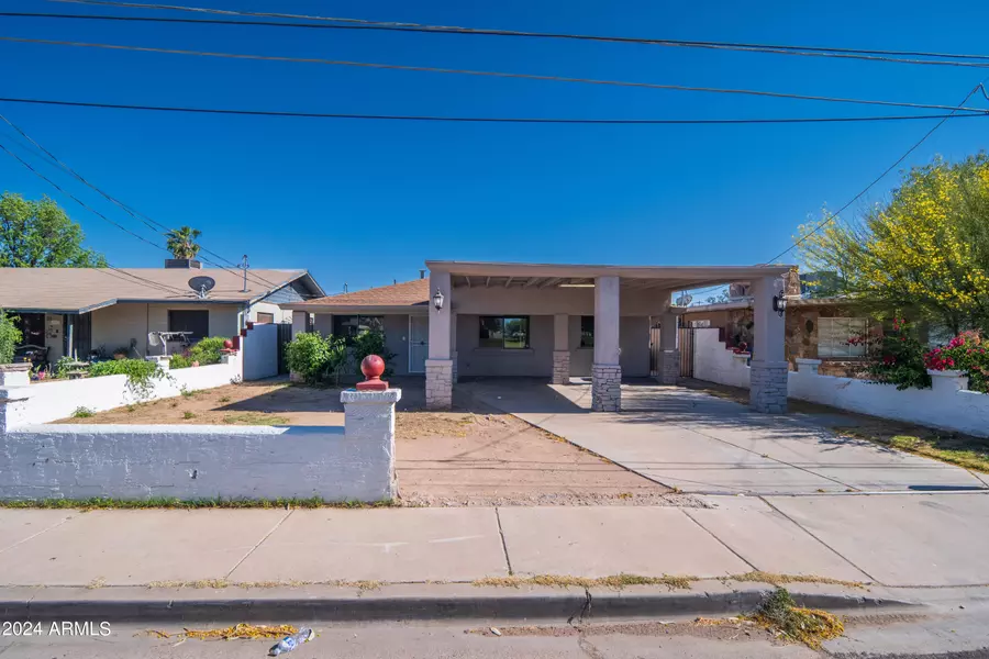 6135 W LAWRENCE Road, Glendale, AZ 85301