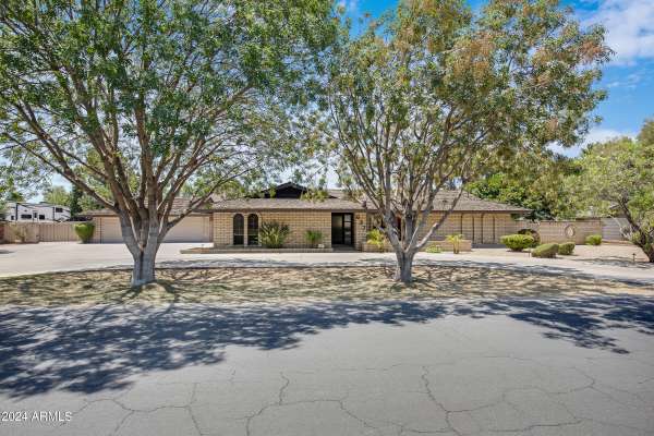 637 E LEAH Lane,  Gilbert,  AZ 85234