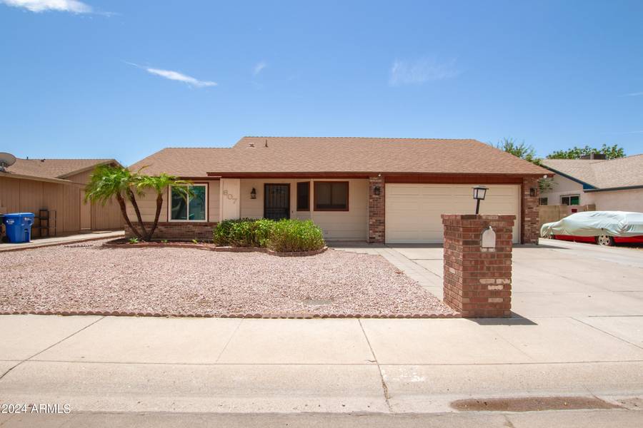 607 W TARO Lane, Phoenix, AZ 85027