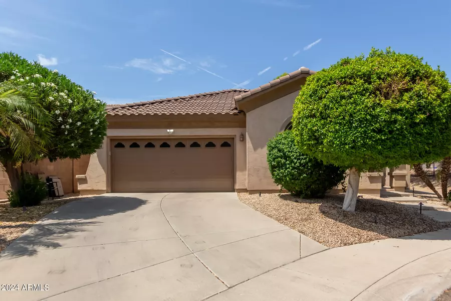 2074 E HULET Place, Chandler, AZ 85225