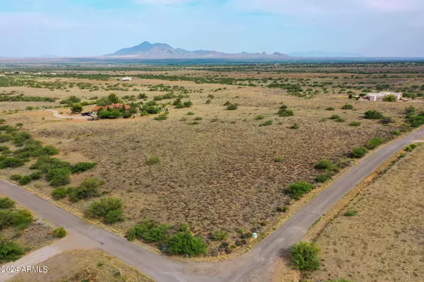 Hereford, AZ 85615,S Deer Ridge Trail #13