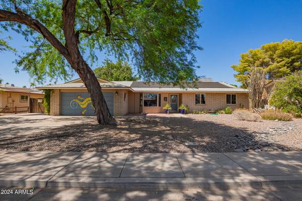 1910 E Des Moines Street, Mesa, AZ 85203