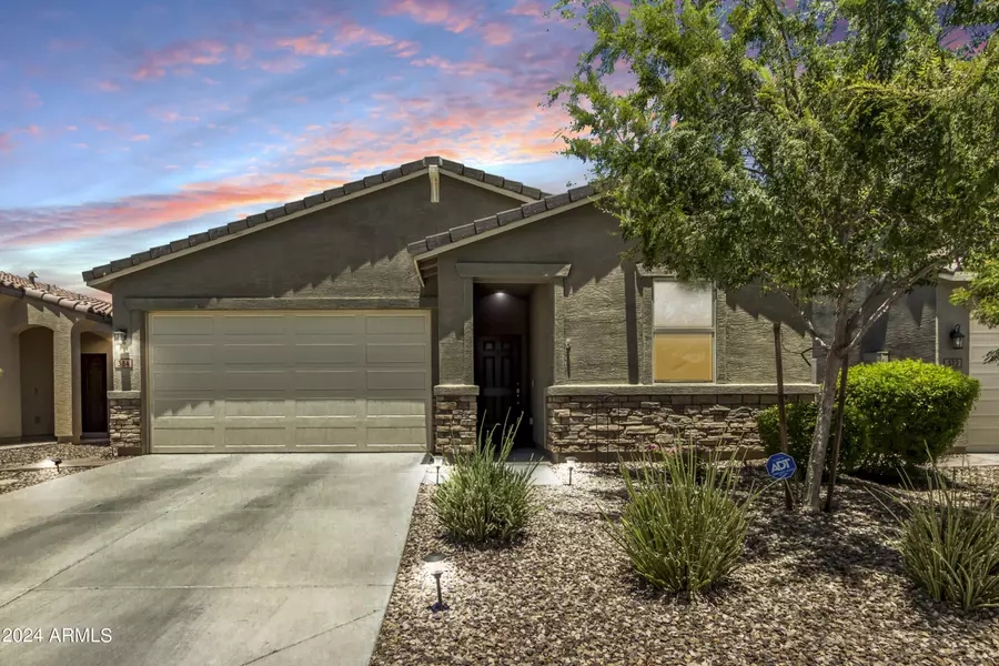 384 W NIKITA Drive, San Tan Valley, AZ 85140