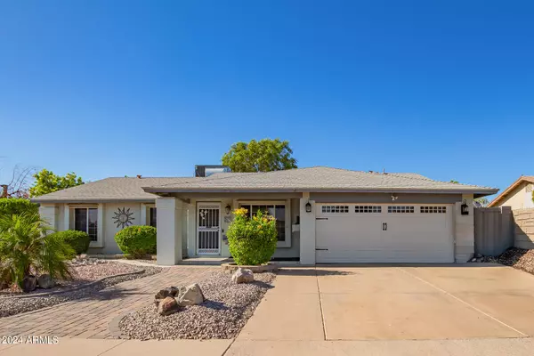 760 W LAGUNA AZUL Avenue, Mesa, AZ 85210